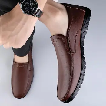 Мужская кожаная обувь Модная деловая повседневная обувь в британском стиле 2023 Весенняя обувь на платформе в горошек Деловая рабочая обувь